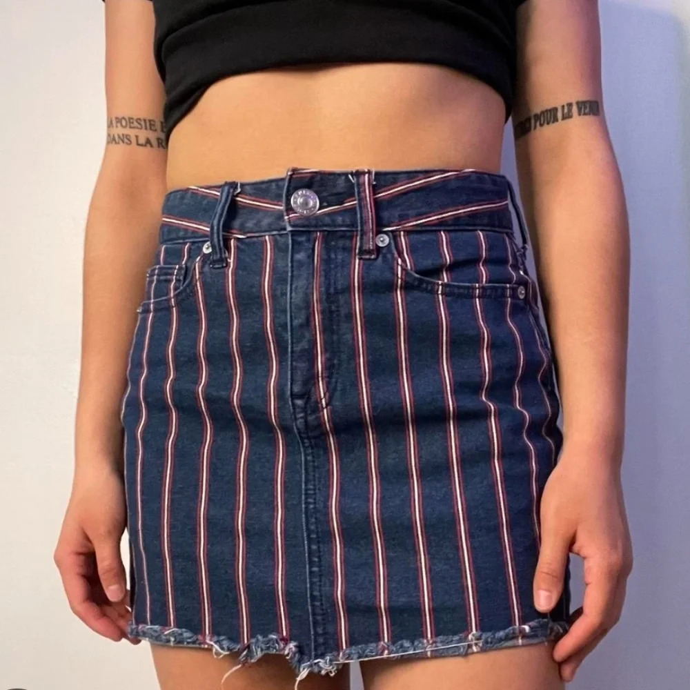 American Eagle Denim Mini Skirt Sz 12 red- white-blue Striped